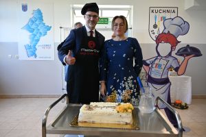 Dyrektor Katarzyna Rumińska i wójt Marek Nicewicz
