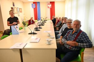 Laureaci i wyróżnieni w konkursie na jego podsumowaniu w urzędzie gminy