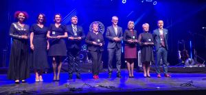 Nagrodę w Katowicach odebrali skarbnik Beata Janicka i wójt Marek Nicewicz