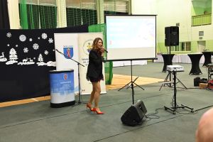 Śpiewa Anna Sztandarska