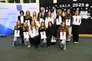 Nagrodzone mistrzynie unihokeja i piłki nożnej