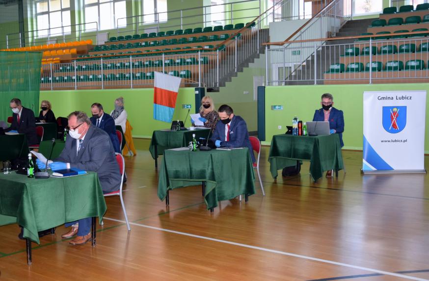 Sesja z zachowaniem odpowiedniego dystansu