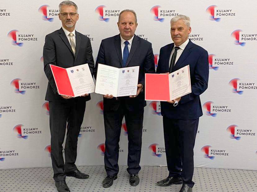 Podpisanie listu intencyjnego przedstawicieli trzech samorządów: Lubicza, województwa i Łysomic