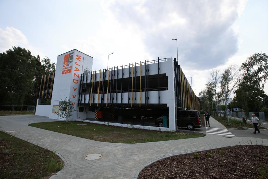 Od września na parkingach P&R o połowę taniej