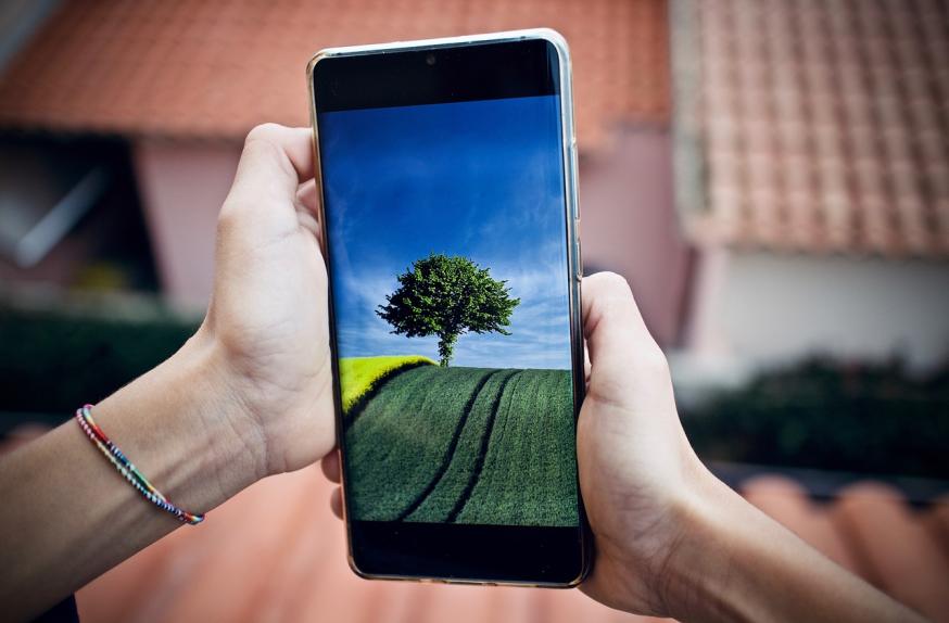 Fot. Na zdjęciu telefon