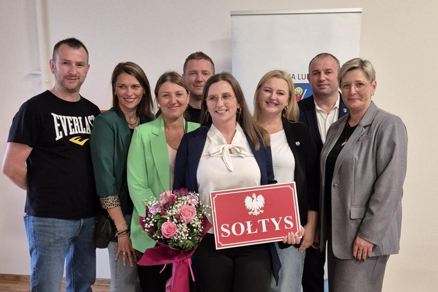 Zmiana w Lubiczu Dolnym – Julia Bejger nową sołtys